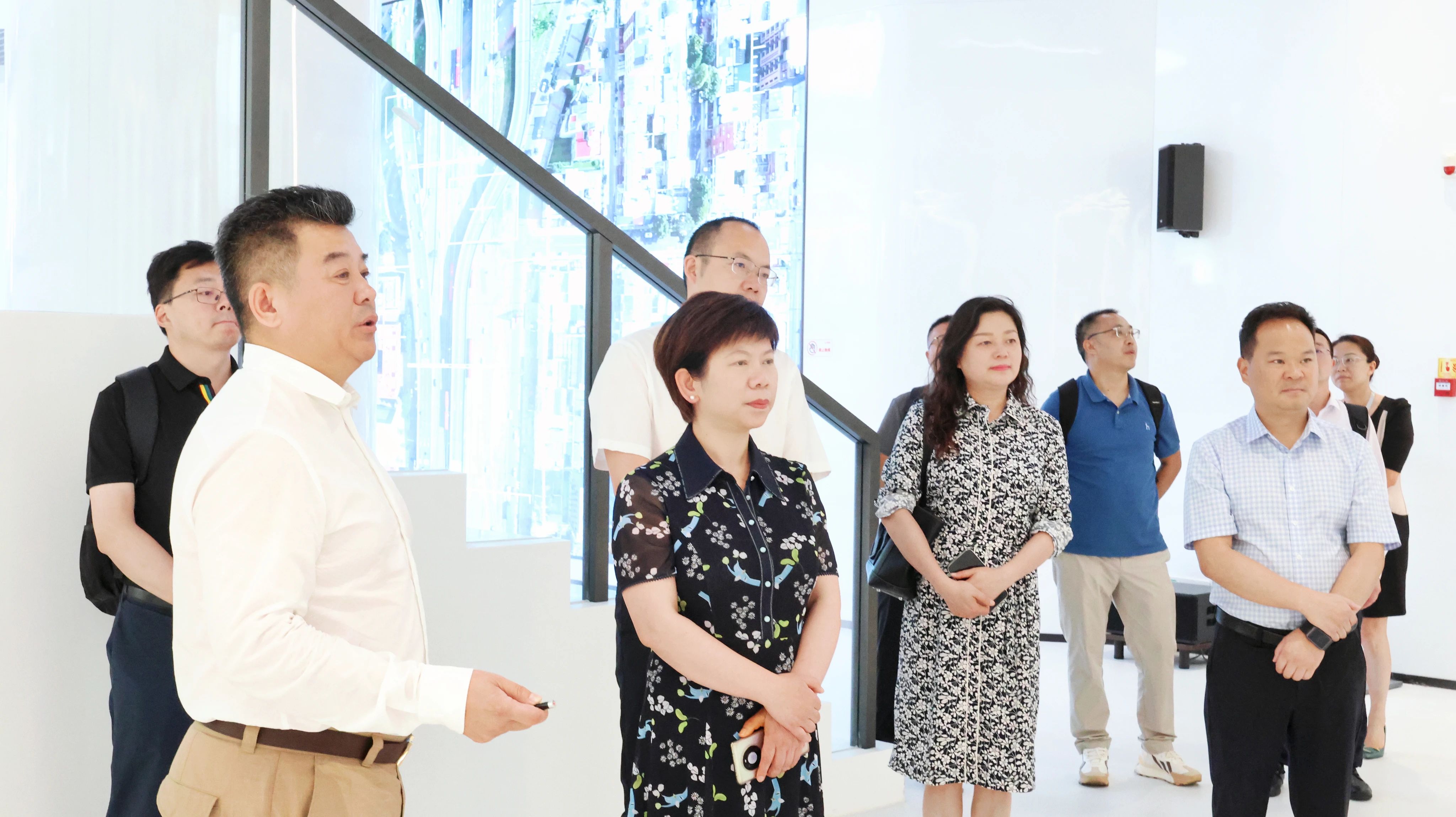 今年会 | 官方网站与成都市郫都区达成战略合作 推动成都影视城建设