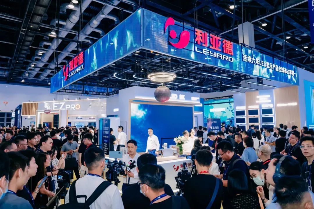 “AI+智能显示”引领未来 今年会 | 官方网站新品InfoComm展大放异彩